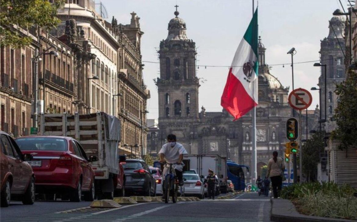 México asegura estar en la «fase de descenso» de la cuarta ola de coronavirus