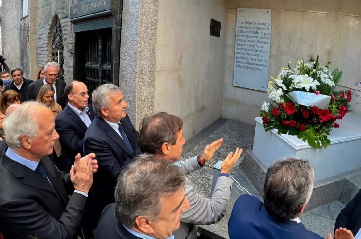 Homenaje a Raúl Alfonsín: Morales y Rodríguez Larreta se mostraron juntos