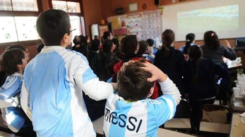 Alumnos podrán faltar al colegio para ver partidos de Argentina en el Mundial