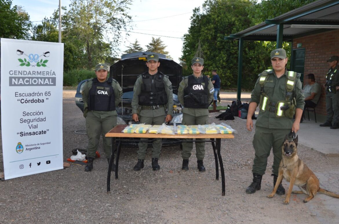 Narcotráfico: Córdoba – El conductor de un vehículo quedó detenido cuando transportaba más de 26 kilos de cocaína
