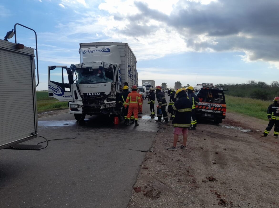 La Paquita – Conductor de un camión, sufrió lesiones leves en un siniestro vial